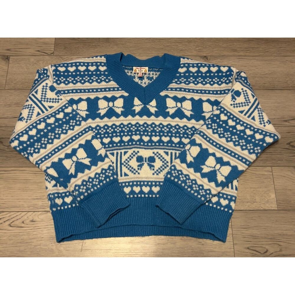 POOF Holiday V-Neck Sweater SIze XL Blue and White with Hearts and Bows
